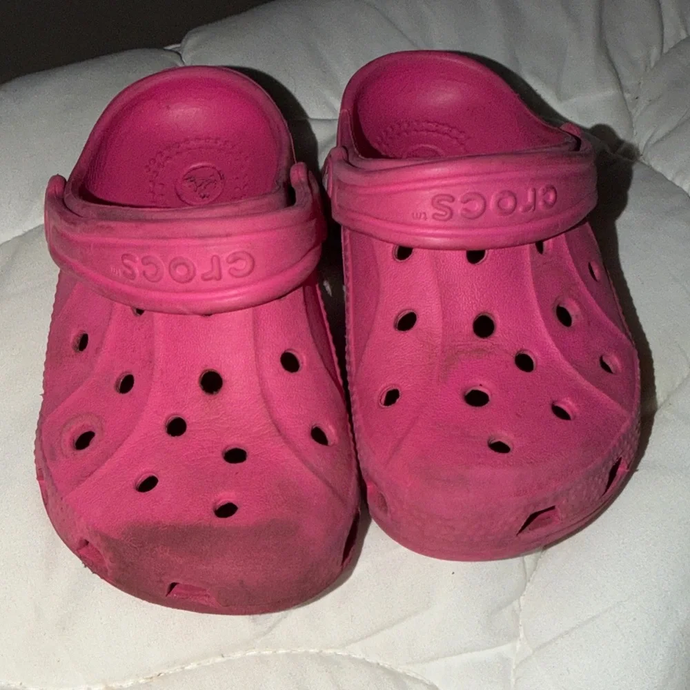 CROCS Kids Bold Pink Clogs